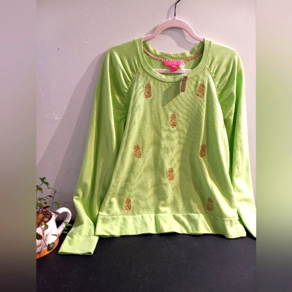 Lilly Pulitzer long sleeve pullover shirt And Pants Set